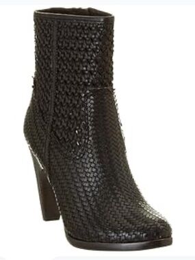 Frye Celeste Short Woven Black Woven Soft Full Grain Women’s Size 8.5